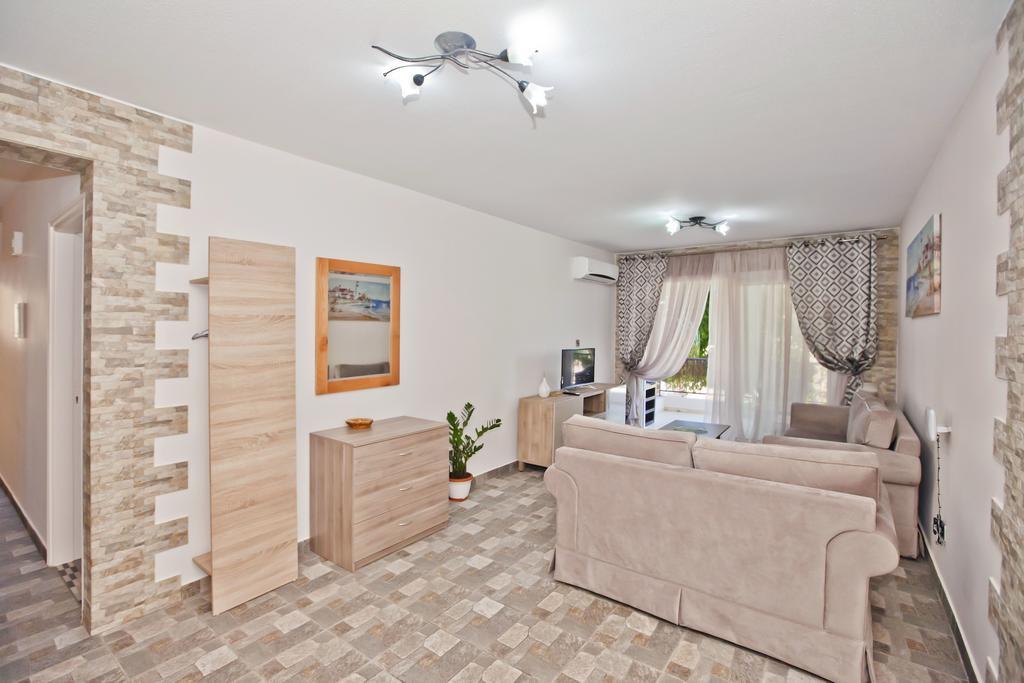 Faros Court Prestige Apartment Πάφος Εξωτερικό φωτογραφία